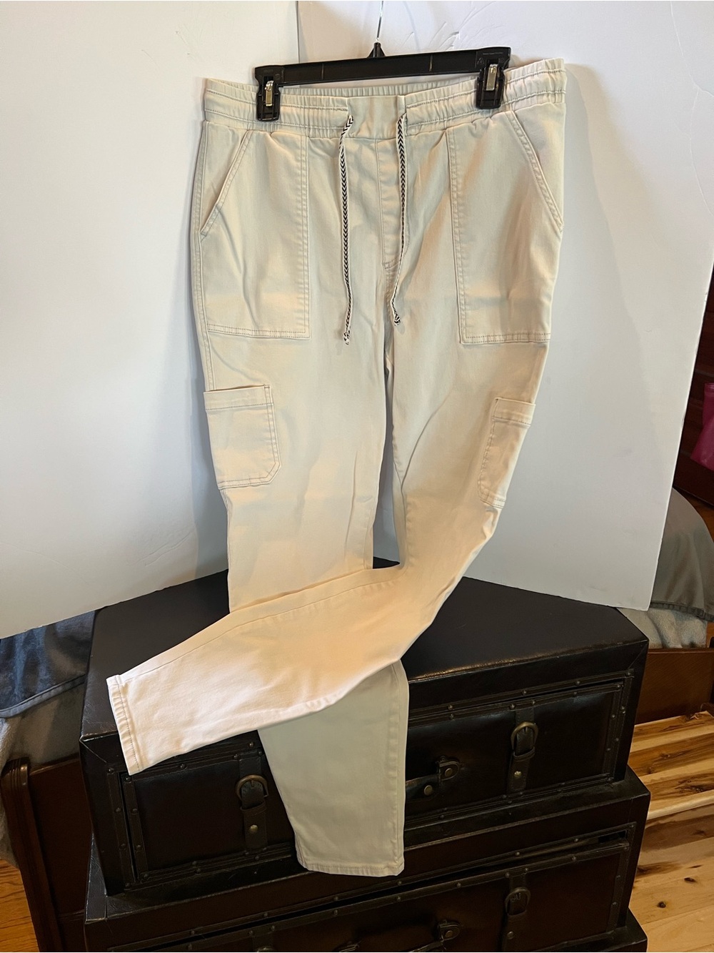 Maurices Lightweight Drawstring Straight-Leg Pants in Light Cream